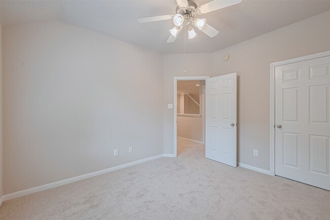 Building Photo - 23 Red Adler Pl