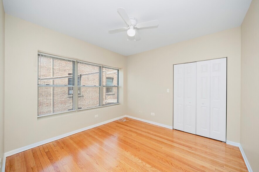 Building Photo - 1243 W Rosemont Ave