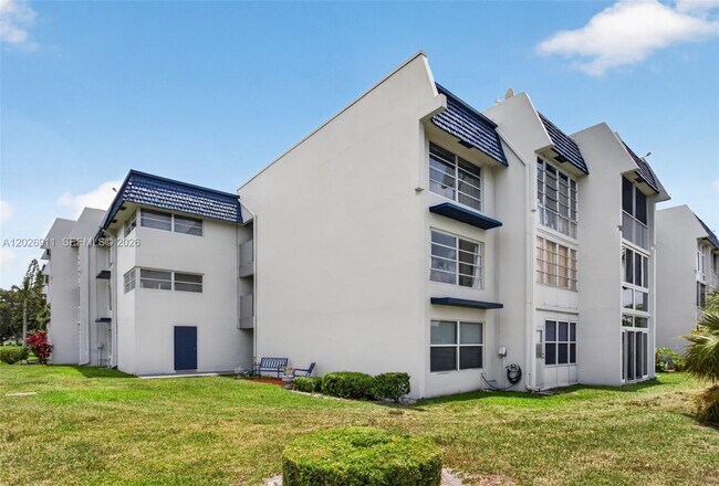 Building Photo - 7807 Golf Cir Dr