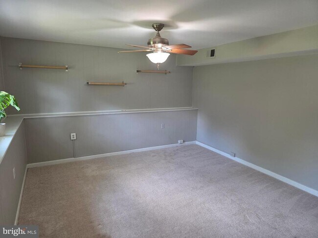 Building Photo - 12920 Framingham Ct