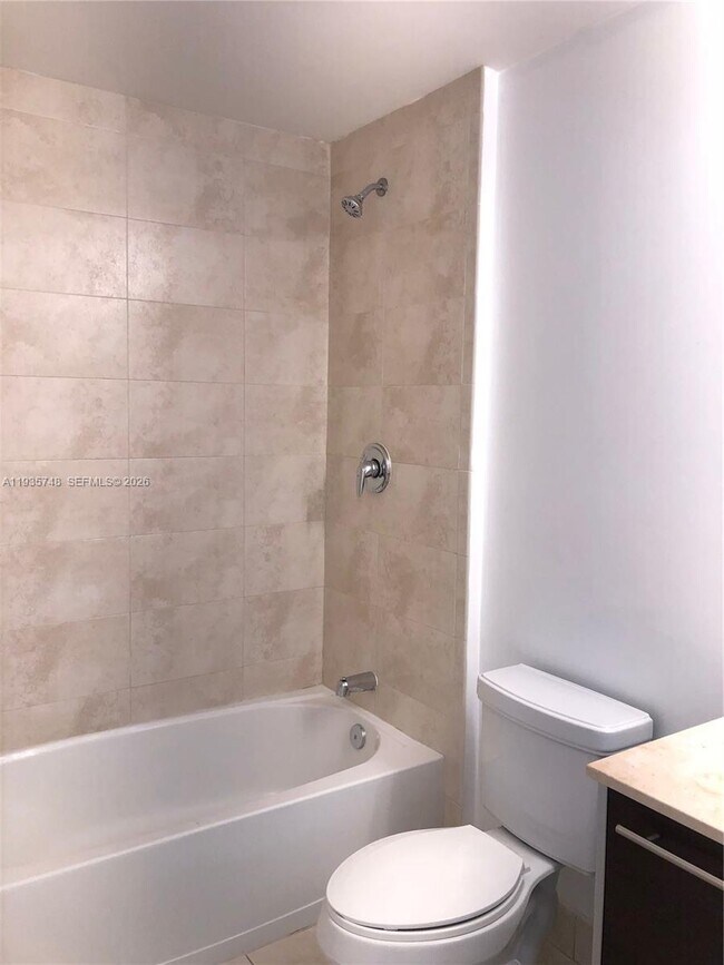 Building Photo - 1900 N Bayshore Dr