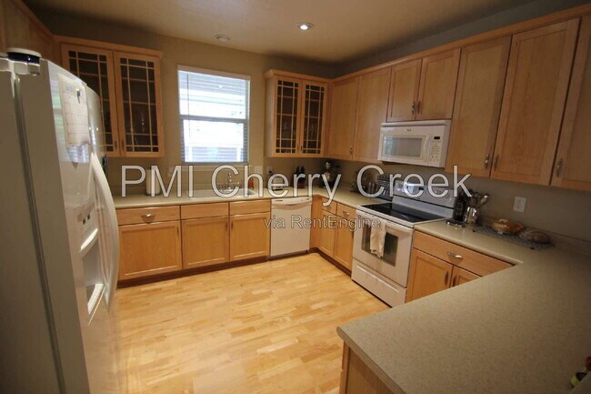 Building Photo - 6385 S Xanadu Way