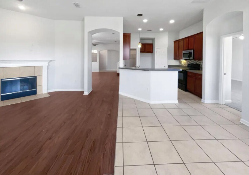 Building Photo - 3583 Old Village Dr