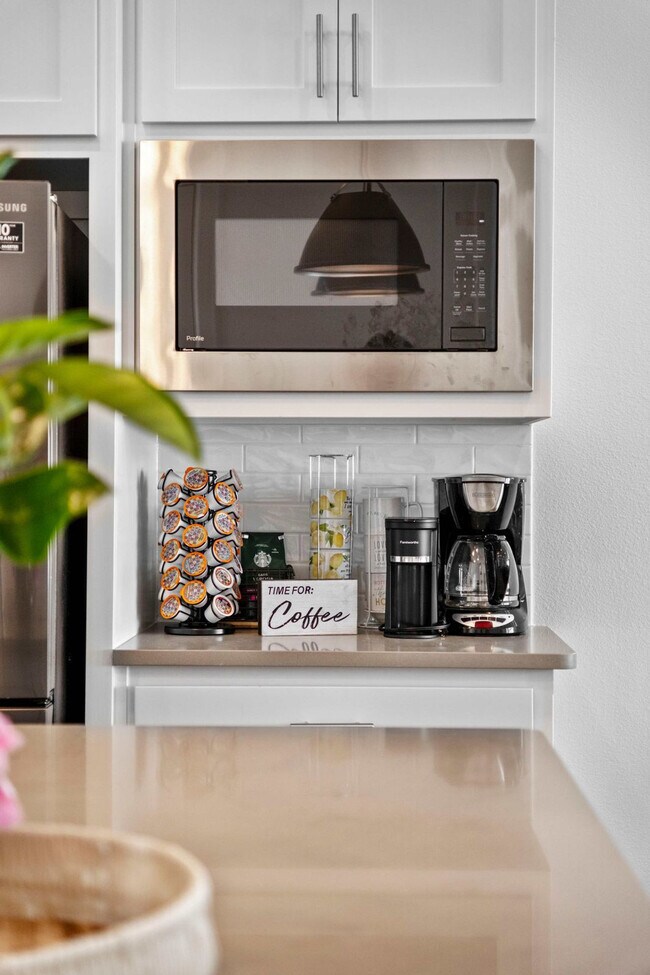 Building Photo - 516 Secretariat Dr