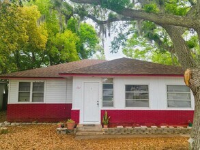 Building Photo - 4 Bedroom 2 Bath Single Family Home w/ 2 Bonus Rooms