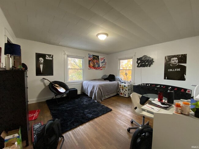 Building Photo - 315 E University St