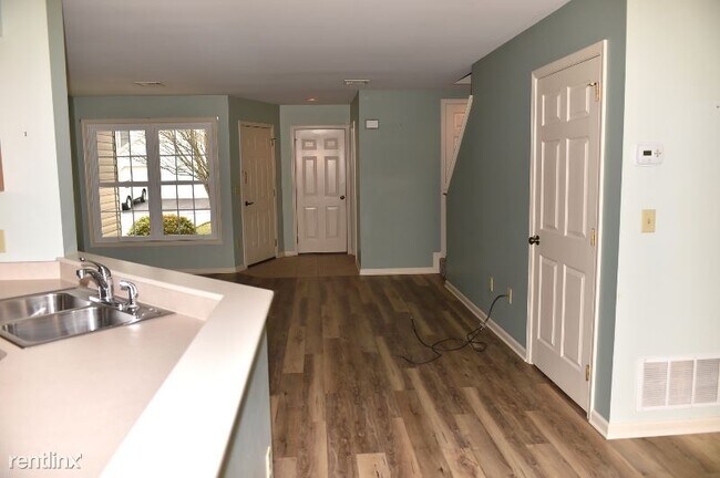Building Photo - 2 br, 2.5 bath House - 658 Mallard Dr