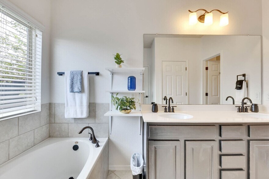 Building Photo - 173 Diamondback Cove