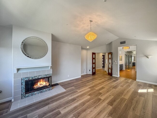 Building Photo - Spacious 4B/3BA Home with Scenic Views and...