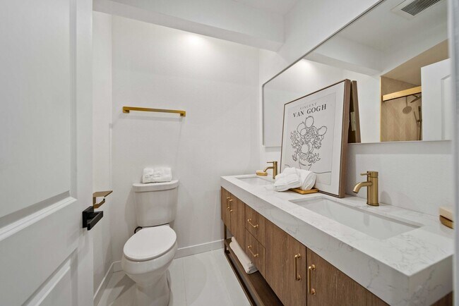 Building Photo - 11946 Aneta St