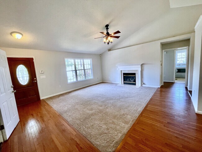 Building Photo - 160 Hunters Ridge
