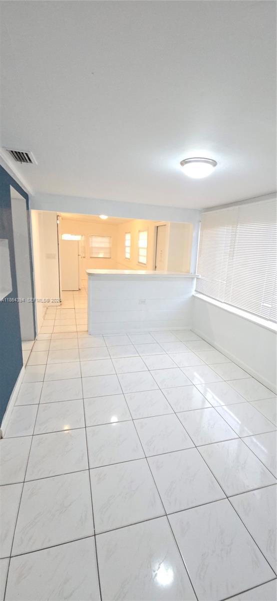 Building Photo - 502 N 70th Way