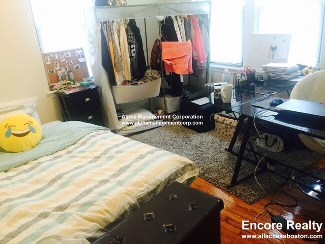 Primary Photo - 349 Pleasant St