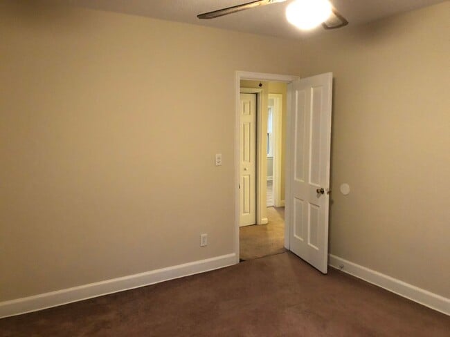 Building Photo - 2 BR 1 BA Bayshore Estates