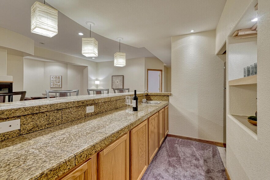 Building Photo - 7170 Windwood Way