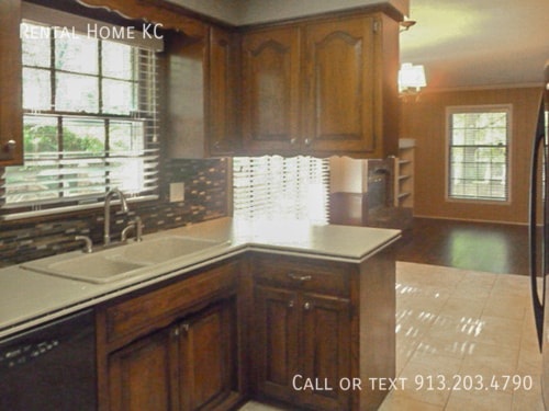 Building Photo - 10047 Lamar-