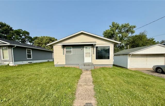 Primary Photo - Small 3 BR in Peoria Heights
