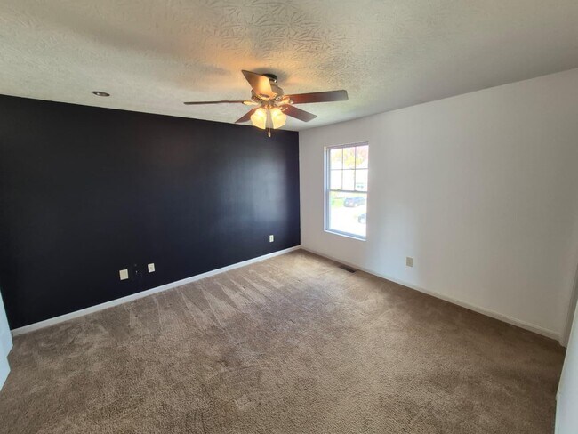 Building Photo - 2258 Antoinette Way