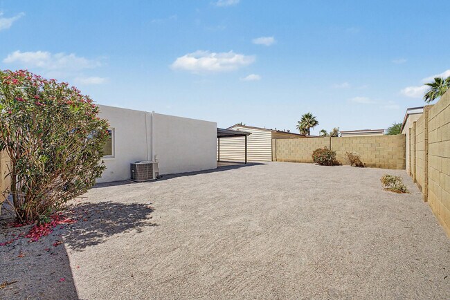 Building Photo - 4127 N 106th Ave