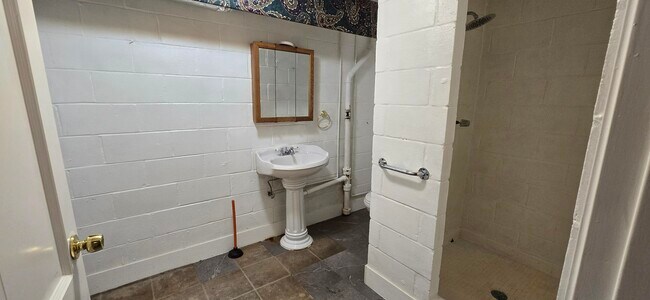 Building Photo - 289 Ashbrook Dr