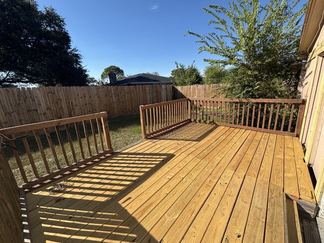 Building Photo - 9515 Water Park Ct