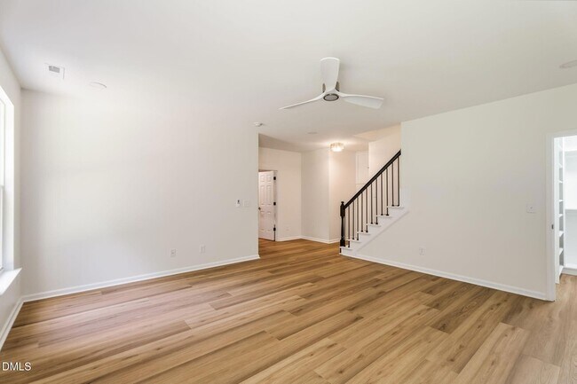 Building Photo - 5 Silverbell Ct
