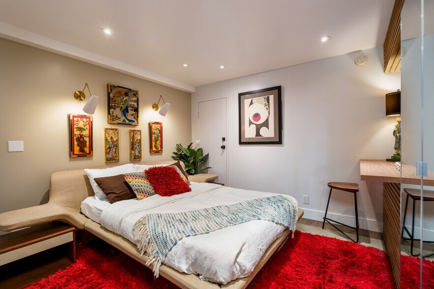 Building Photo - 2066 Glencoe Way