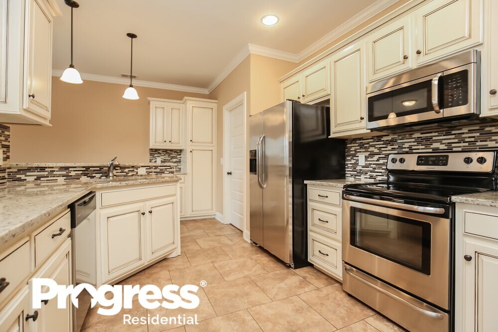 Building Photo - 1703 Drayton Dr