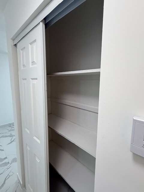 Building Photo - 5962