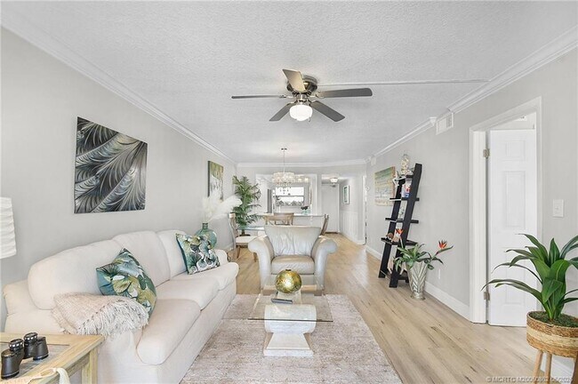 Building Photo - 10310 S Ocean Dr