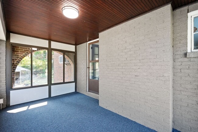 Building Photo - Stunning 4 bedroom home in McKeesport available July 1!