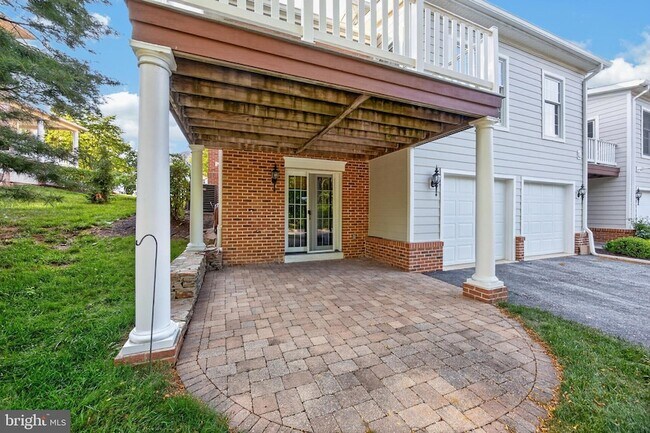 Building Photo - 563 Gramercy Ln