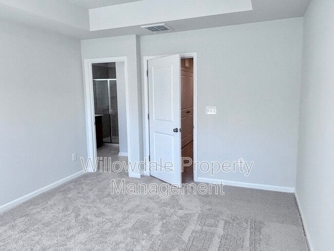 Building Photo - 398 Chesapeake Cmns St