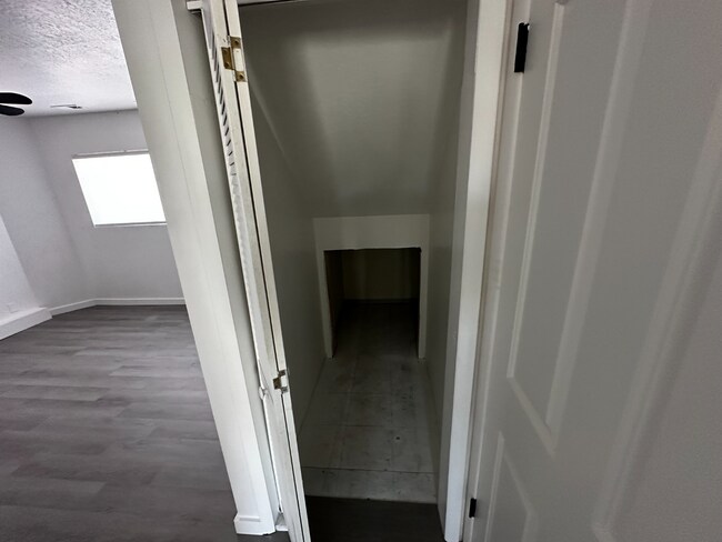 Building Photo - Charming 3-Bedroom Home for Rent in a Tran...