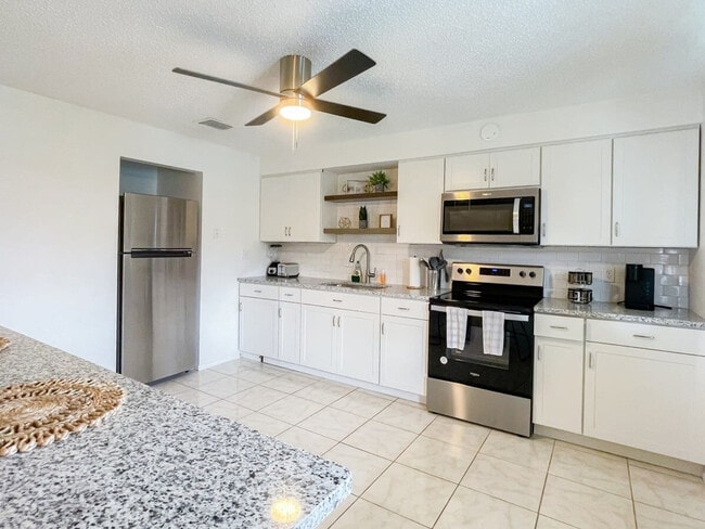 Building Photo - 505 Fillmore Ave