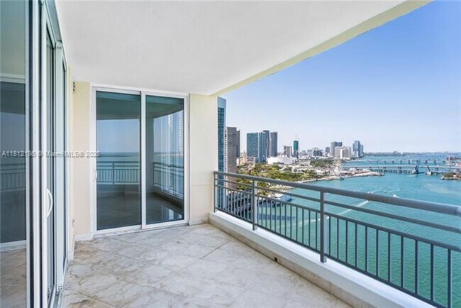 Building Photo - 848 Brickell Key Dr