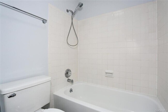 Building Photo - 161 Treetop Cir