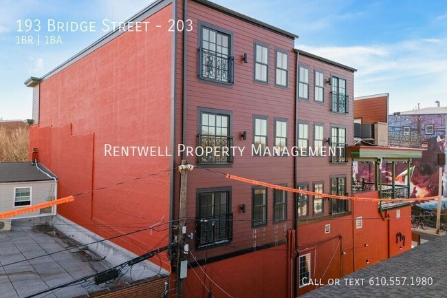 Building Photo - 193 Bridge St