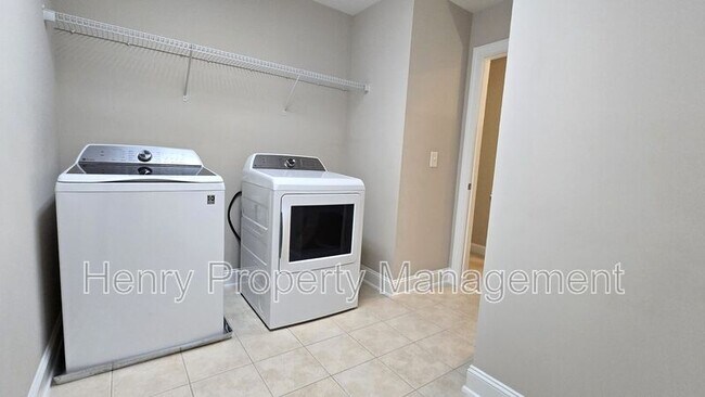 Building Photo - 121 Harvestwood Dr
