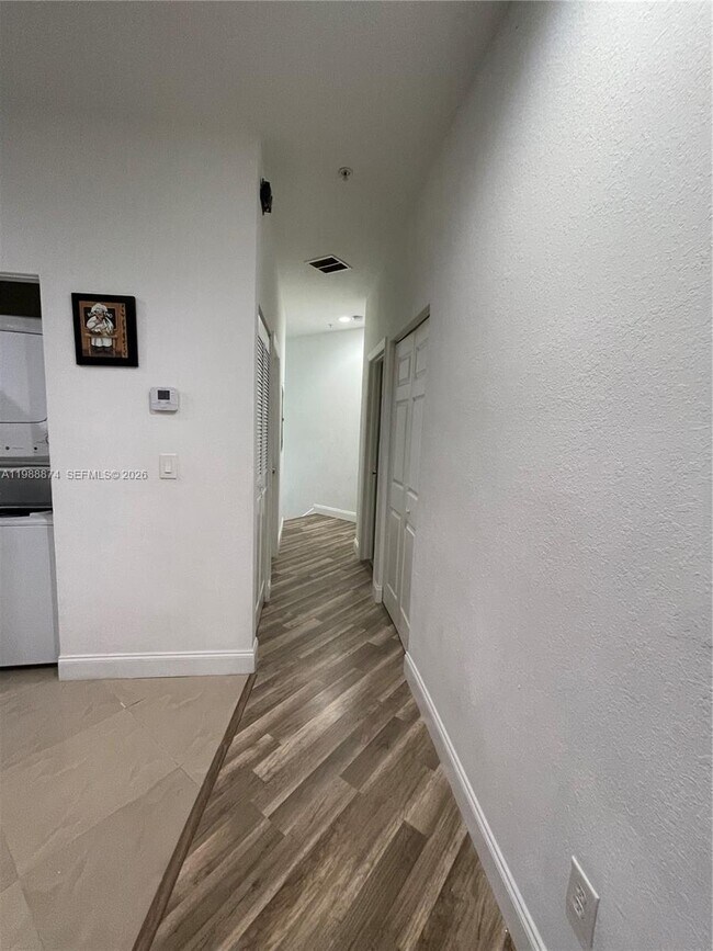 Building Photo - 1955 Marsh Harbor Dr