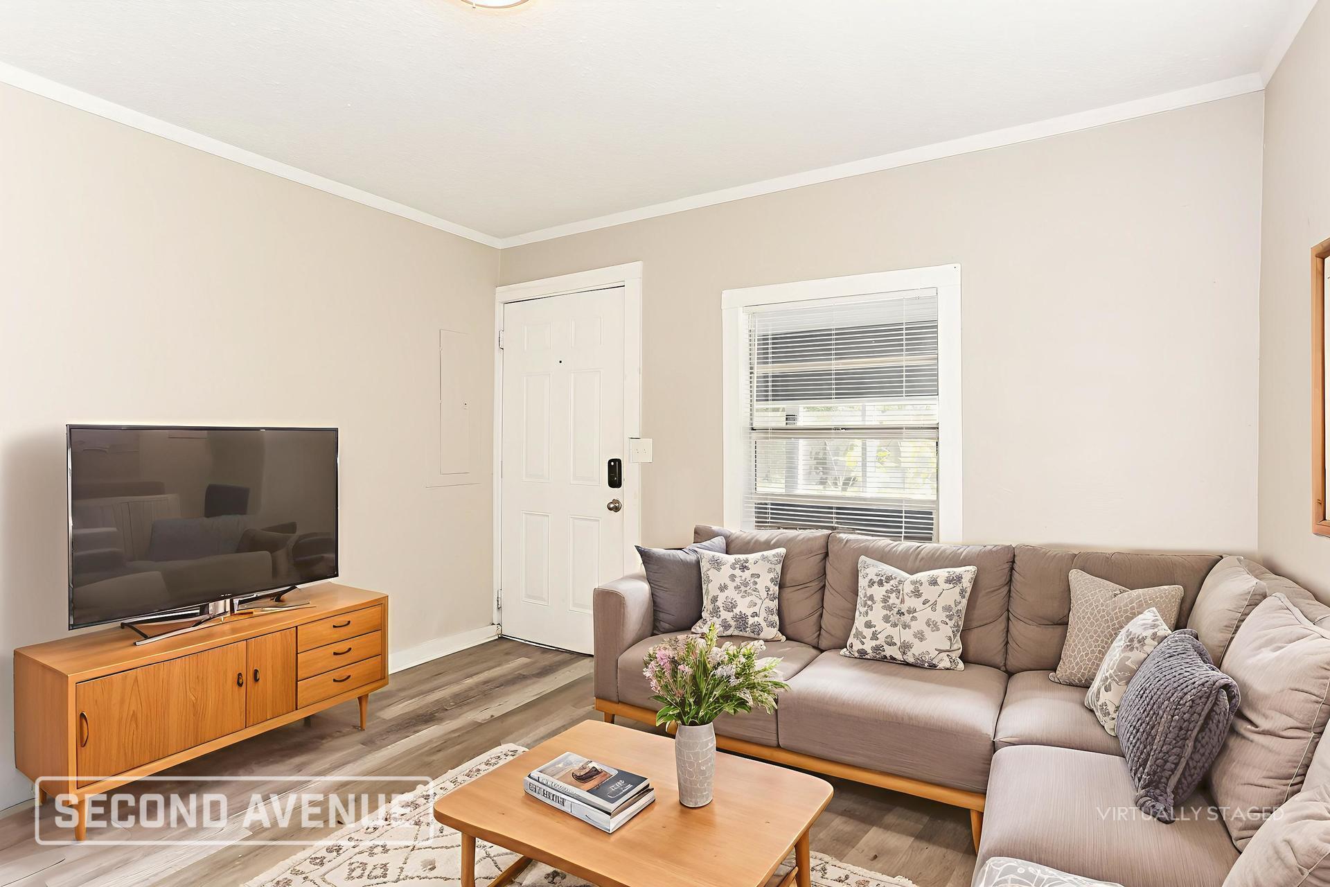 Building Photo - 2011 W 15th St