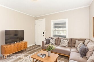 Building Photo - 2011 W 15th St