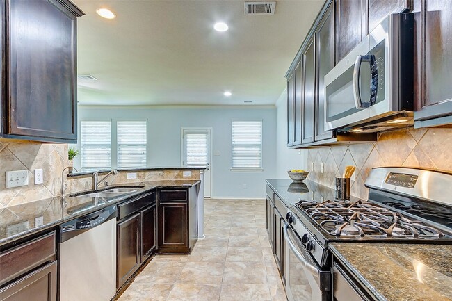 Building Photo - 6451 Calgary Woods Ln