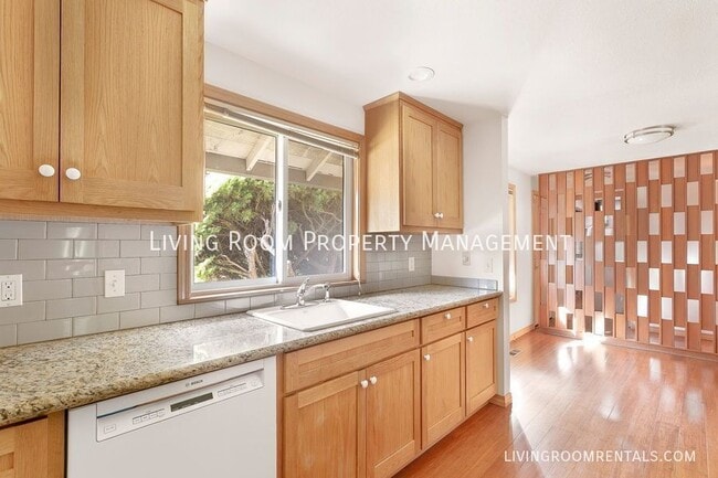 Building Photo - 9803 SW 49th Ave