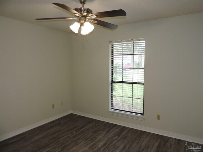 Building Photo - 2780 Honeywood Dr