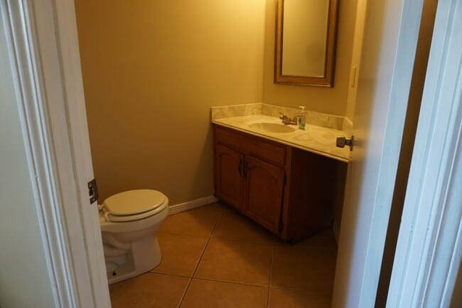 Building Photo - 3 bedroom townhome in Arlington