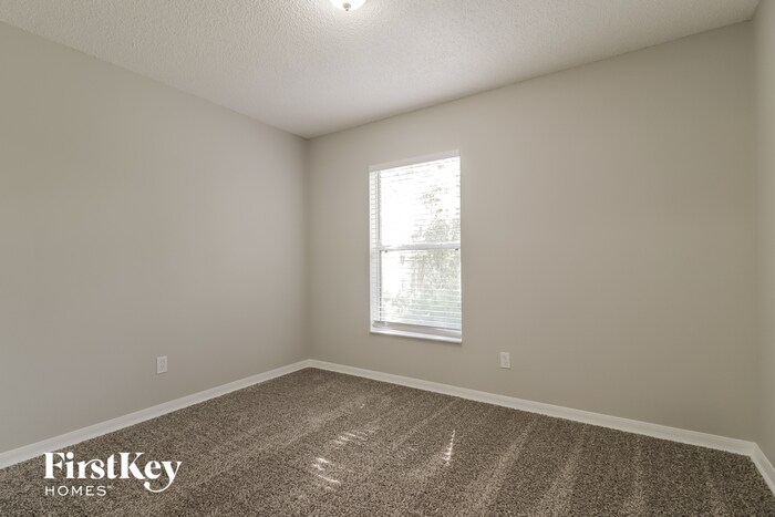 Building Photo - 2417 Larkwood Rd