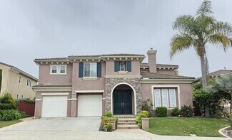 Building Photo - Large lovely home with amazing views! July...