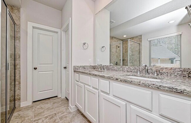 Building Photo - 607 Pecan Hickory Ct