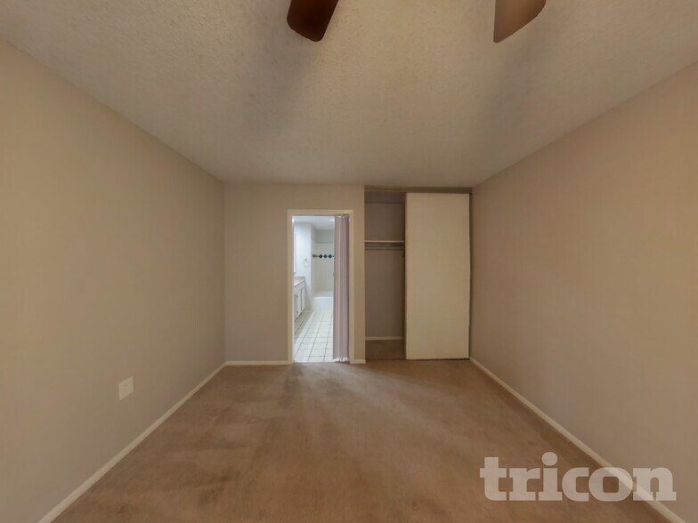 Building Photo - 9302 Points Edge